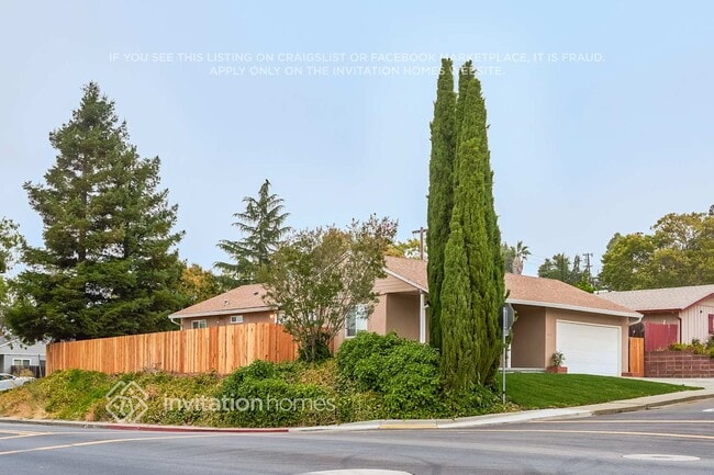 Building Photo - 500 Baywood Dr