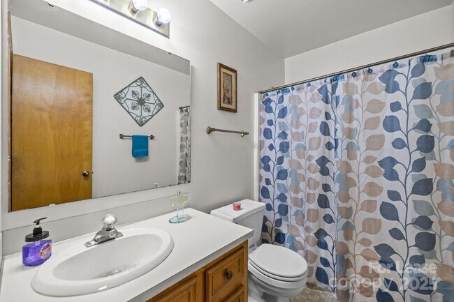 Foto del edificio - 1614 Bradford Ct