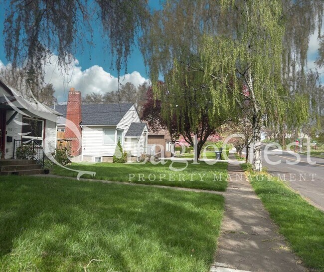 Foto del edificio - Spacious 3BR/2BA Home with Additional Living Space & Entertainer’s Backyard