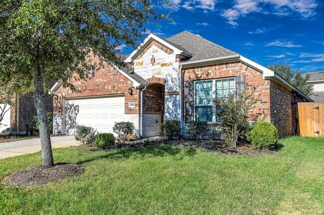 Building Photo - 4834 Oak Rambling Dr