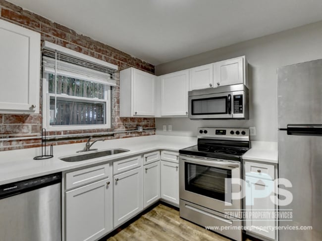 Building Photo - 221 Lampkin St