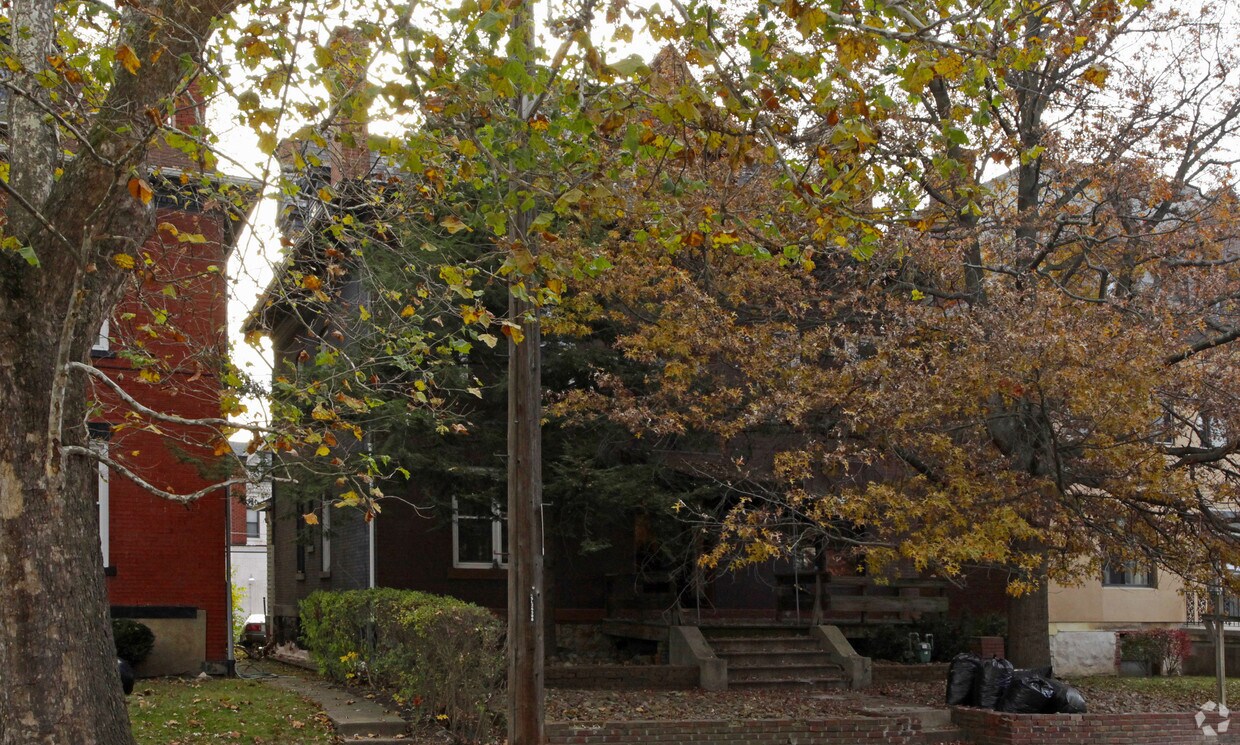 Primary Photo - 351 S Negley Ave