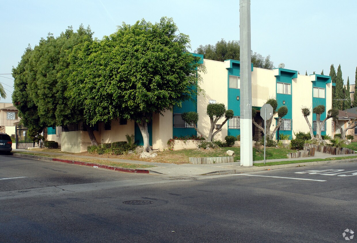 Foto del edificio - 903 N Eucalyptus Ave