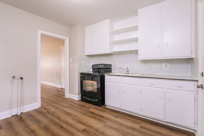 Photo - 208 E Geer St Townhome