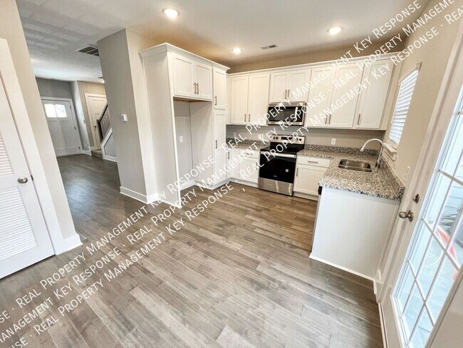 Building Photo - 2520 Hanford Ave