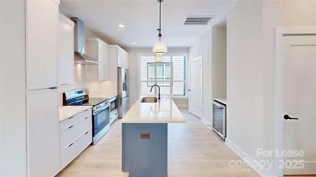 Foto del edificio - 407 Devender Ln