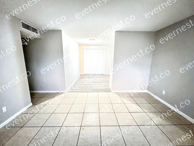 Foto del edificio - 1315 Browning St