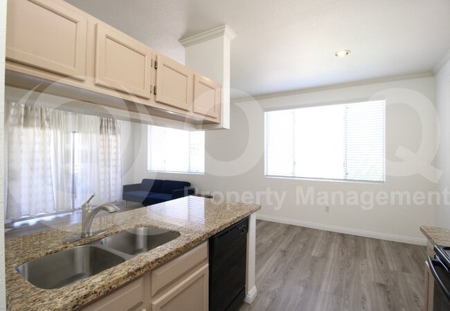 Building Photo - 16013 S Desert Foothills Pkwy
