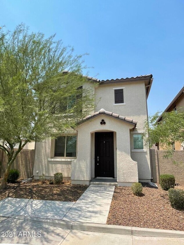 Primary Photo - Charming 3 Bed home in gated community wit...