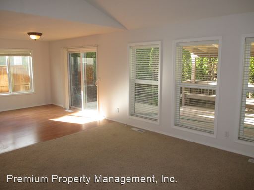 Foto del edificio - 969 Stonebridge Ave NE