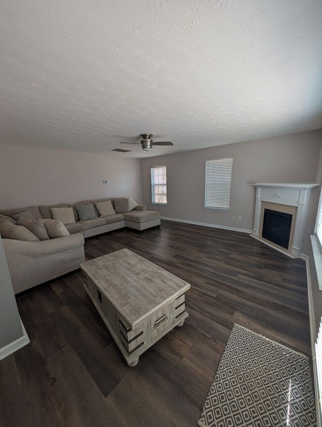 Building Photo - 459 Parkside Way