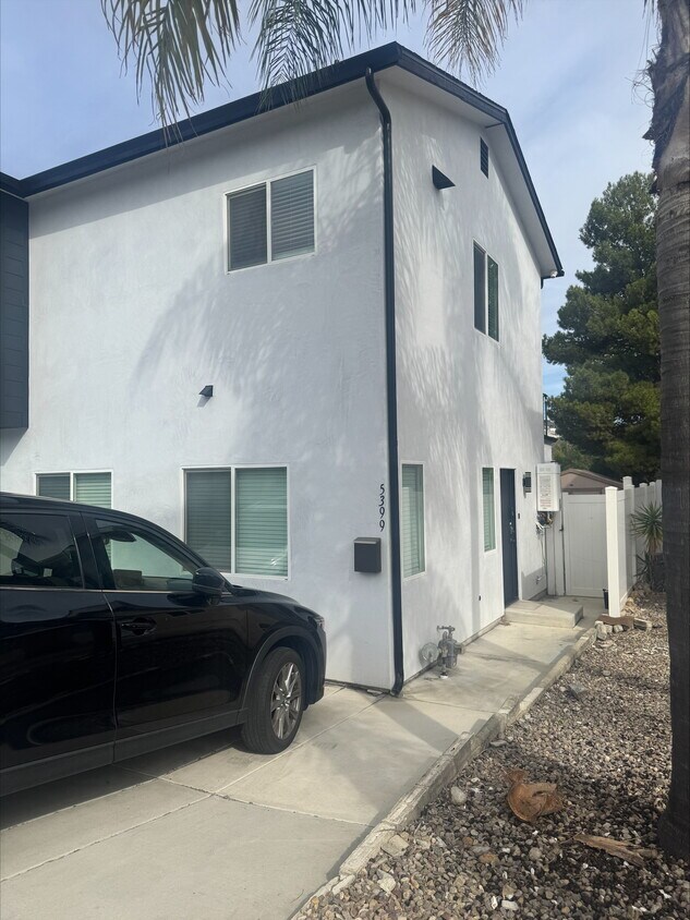 Foto del edificio - 5399 Brockbank Pl