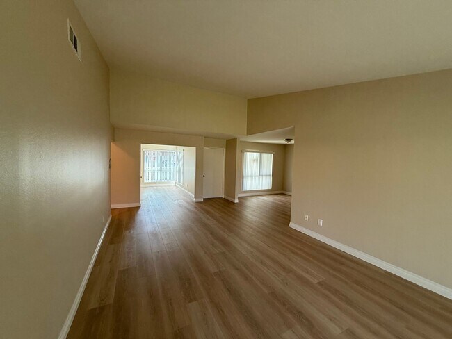 Foto del edificio - The Popular Freestanding El Dorado in Leisure Village