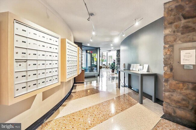 Foto del edificio - 4242 East-West Hwy