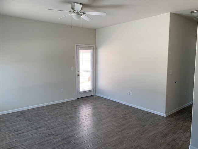 Foto del edificio - 2409 N Hickory St