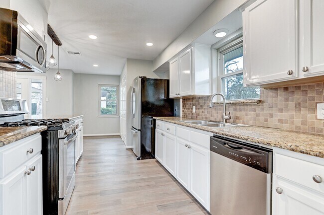 Photo - 12318 Atwell Dr House