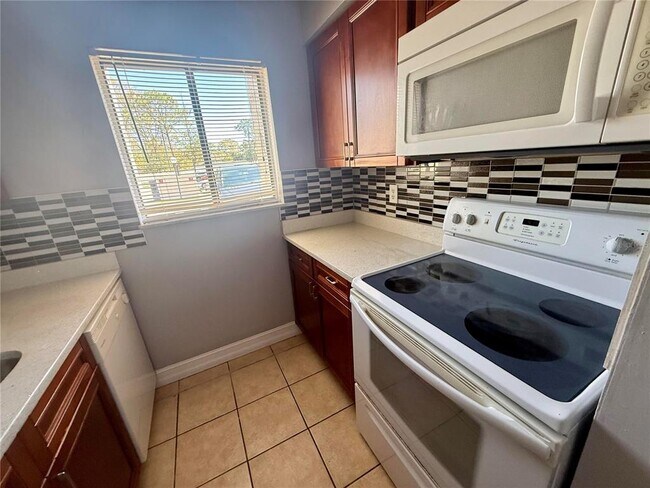 Foto del edificio - 127 Springwood Cir