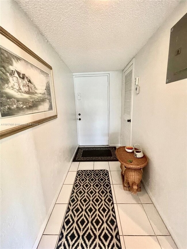 Building Photo - 2309 S Cypress Bend Dr