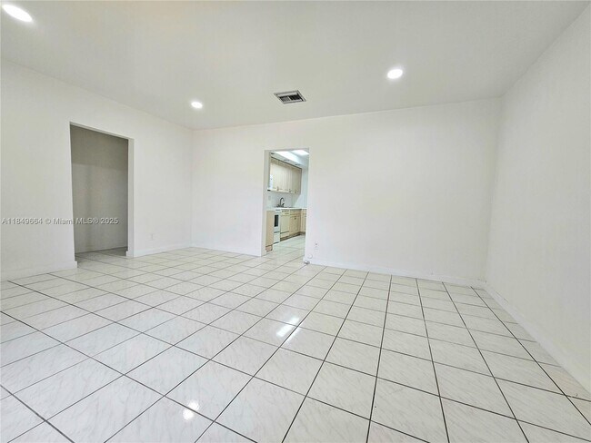 Foto del edificio - 3880 NW 2nd St