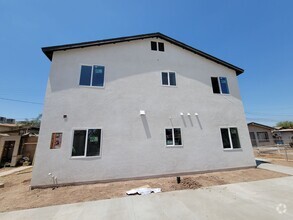 Building Photo - 933 Rockwood Ave