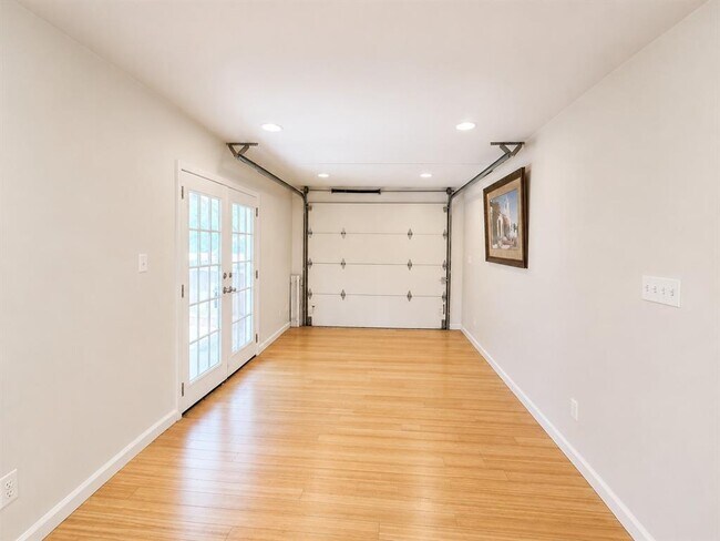 Building Photo - 4516 Russell Dr