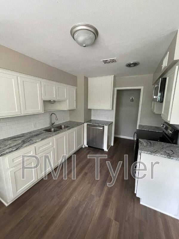 Foto del edificio - 2007 Bradshaw Dr