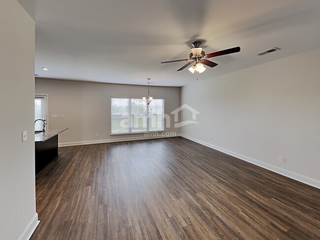 Foto del edificio - 5013 Mountain Springs Rd
