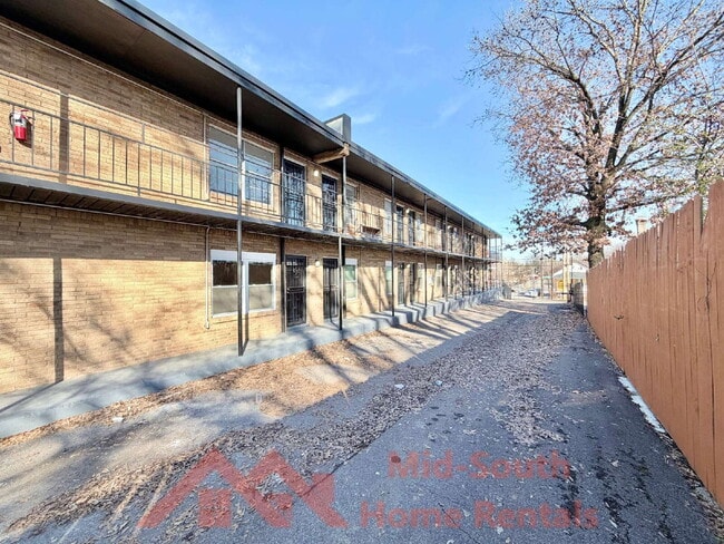 Photo - 139 N Claybrook St Apartment