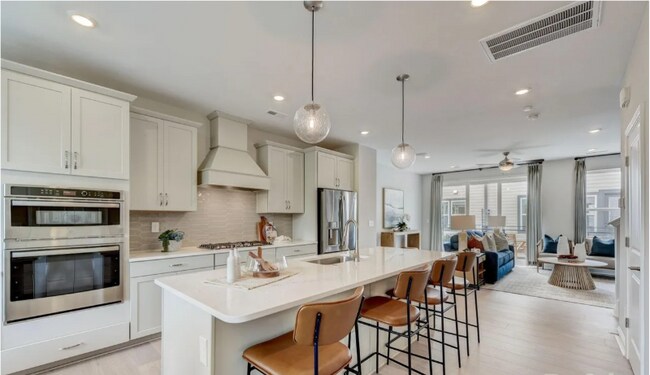 Foto del edificio - 9466 Senator Royall Dr