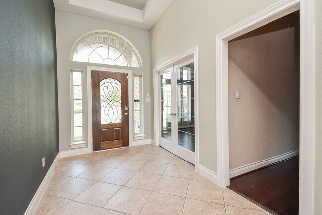 Building Photo - 28803 Davenport Dr