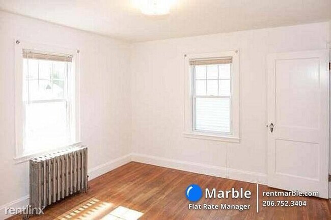 Foto del edificio - 3 br, 2 bath House - 156 Summit St
