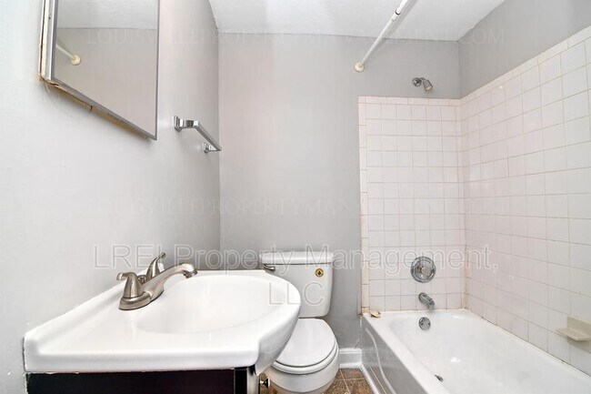 Foto del edificio - 2311 Rodman St