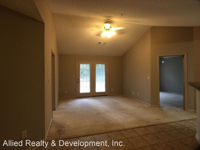Building Photo - 2 br, 2 bath House - 2301 Veterans Memoria...