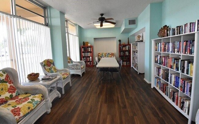 Foto del edificio - 650 E Strawbridge Ave