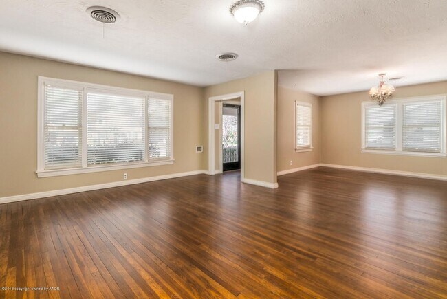 Foto del edificio - 2111 S Hayden St