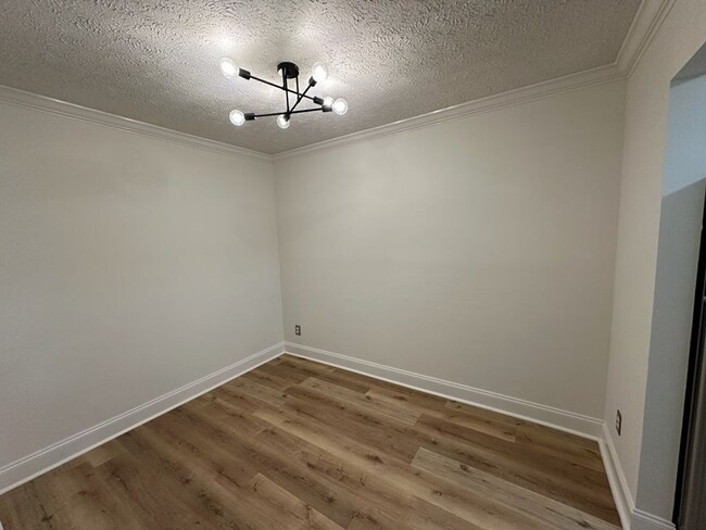 Foto del edificio - Renovated Condo Available in Sandy Springs!