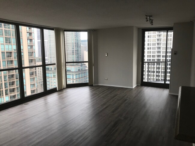Foto del edificio - 10 E Ontario St