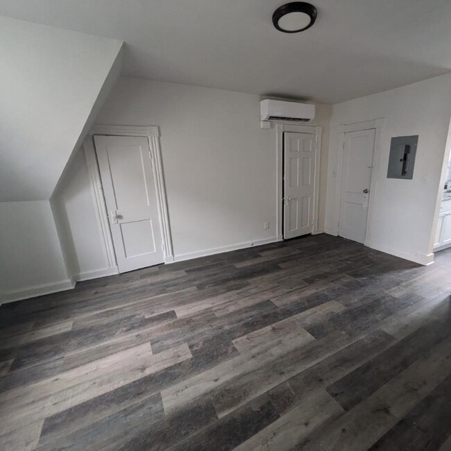 Foto del edificio - 1303 N Charles St