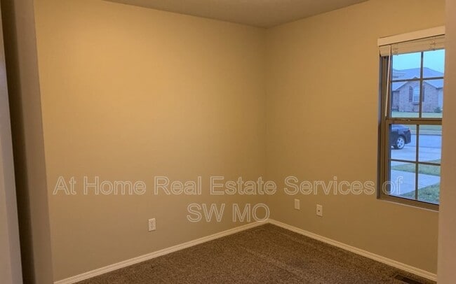 Building Photo - 672 Galileo Dr