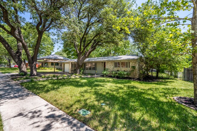 Building Photo - 407 Tango Dr