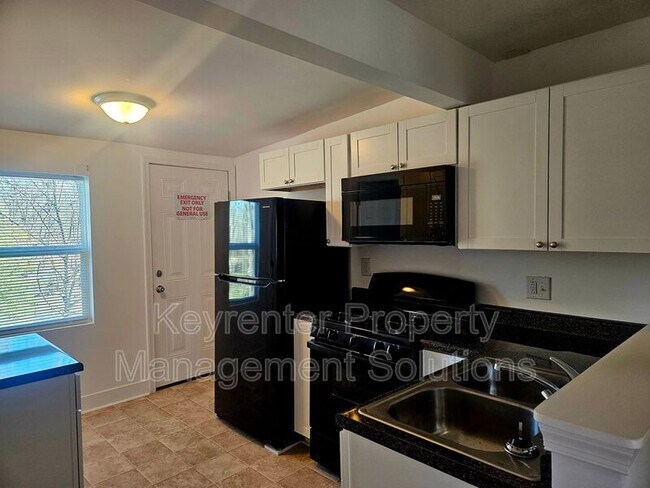 Building Photo - 3891 Churchville Ave