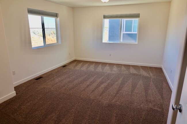 Building Photo - 15104 S Wild Horse Wy