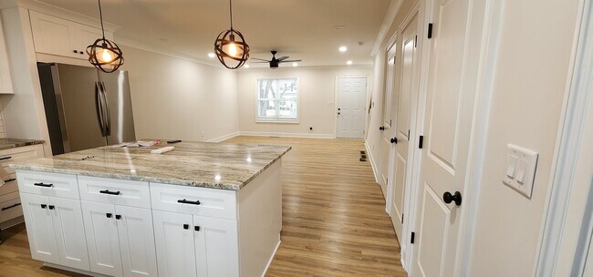 Building Photo - 1507 Queen Anne Ct