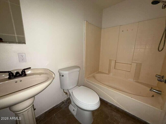 Building Photo - 1313 C Ave