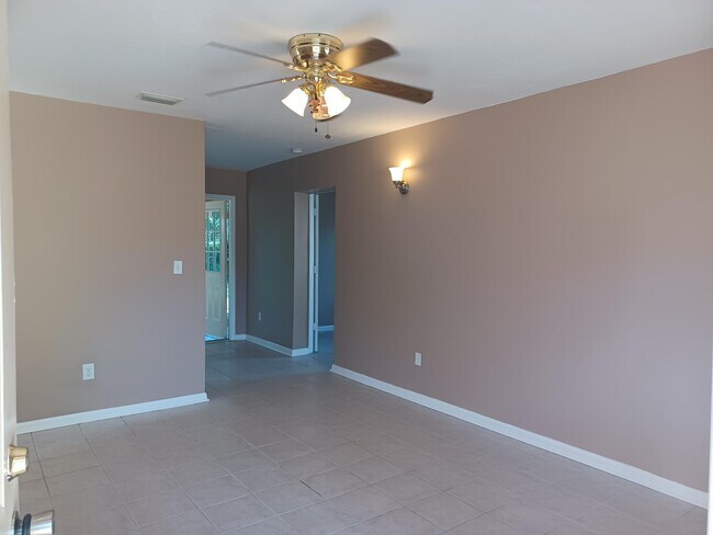 Foto del edificio - 3262 Jackson Ave NE