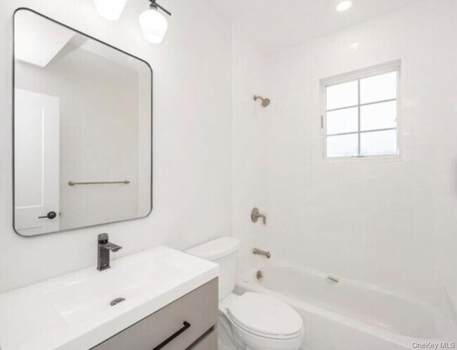 Foto del edificio - 142 Maple Ave