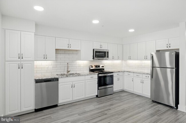 Foto del edificio - 19510 Village Walk