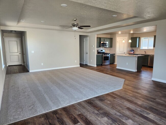 Foto del edificio - Beautiful 3 bed 2 bath home in Nampa just off Ustick and Midland Blvd