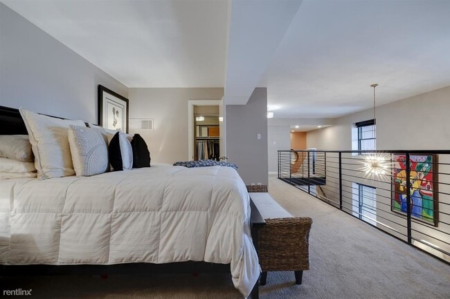 Building Photo - 1 br, 1 bath Condo - 109 N Main St Apt 1606