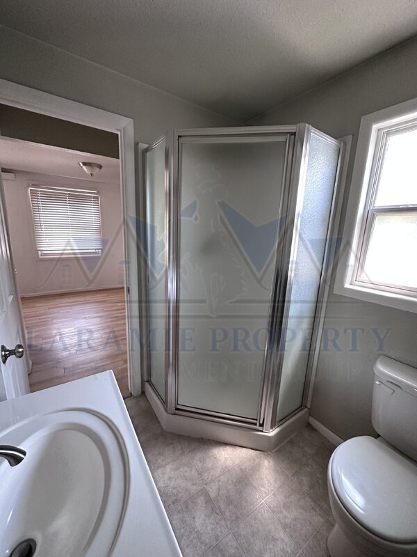 Building Photo - 412 E Flint St